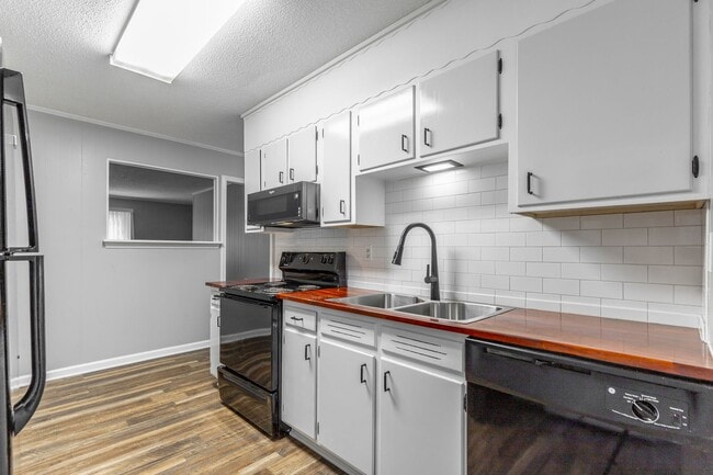 Building Photo - 726-728 W State Line Road Unit 728