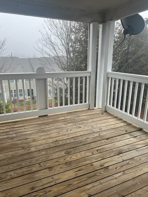 Photo - 33 Hamiltons Harbor Dr