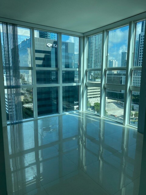 Photo - 950 Brickell Bay Dr
