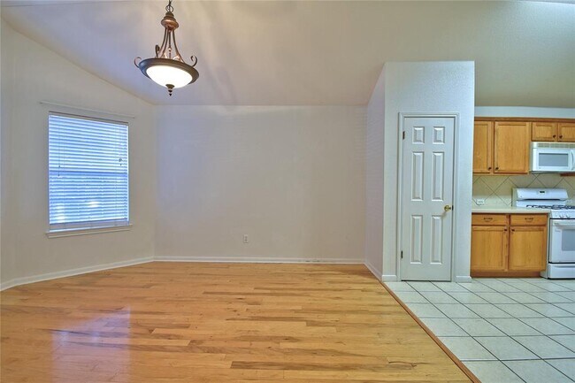 Photo - 120 Greenside Ln