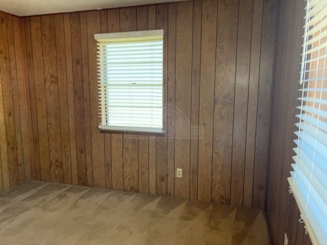 Photo - 110 Ave F Ave