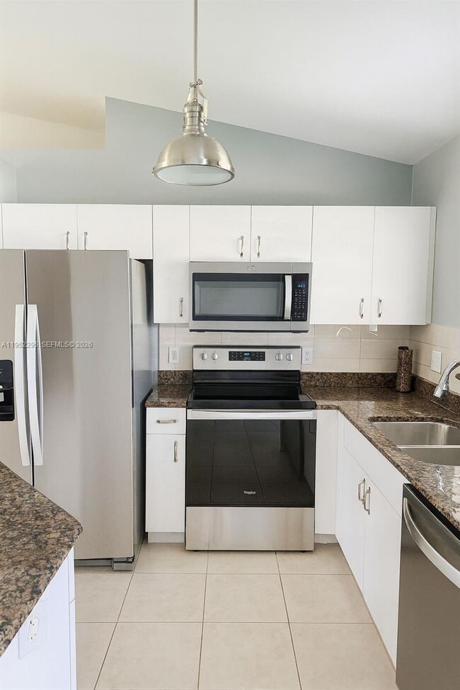 Photo - 118 NE 9th Ct