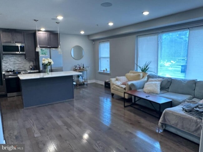 Building Photo - 1505 Parrish St Unit A Rental