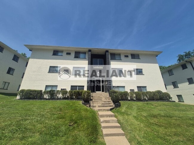 Building Photo - 920 Highland Ave Unit 13