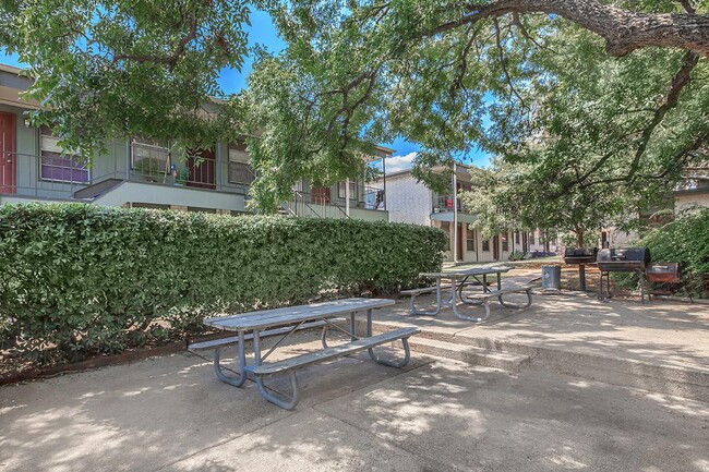 Leon Trace Apartments