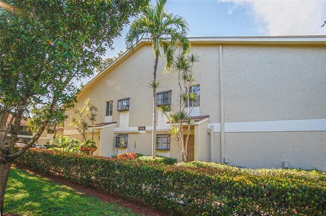 Photo - 606 Gardens Dr Unit 103