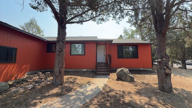 Photo - 3 Bedroom / 2 Bathroom Home in NE Bend.