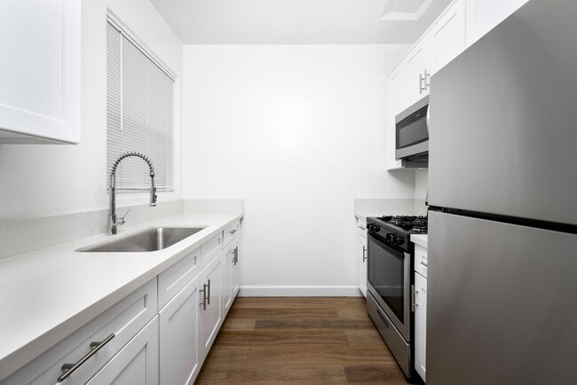 Photo - E Street Apartments