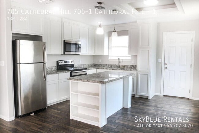 Building Photo - 705 Cathedral Hl Unit 1,