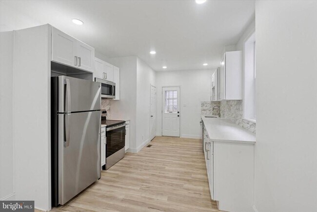 Photo - 17 N Millick St