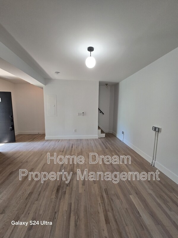 Photo - 1401 Charles St