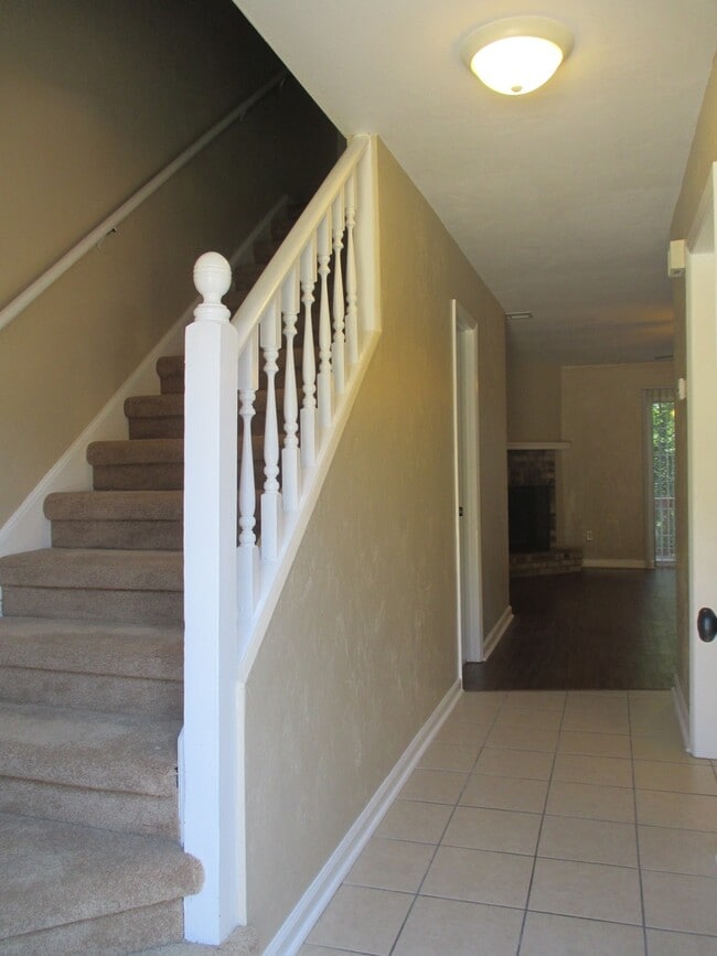 Photo - Stunning 2 Bed, 2 1/2 Bath Townhouse Available July 2026
