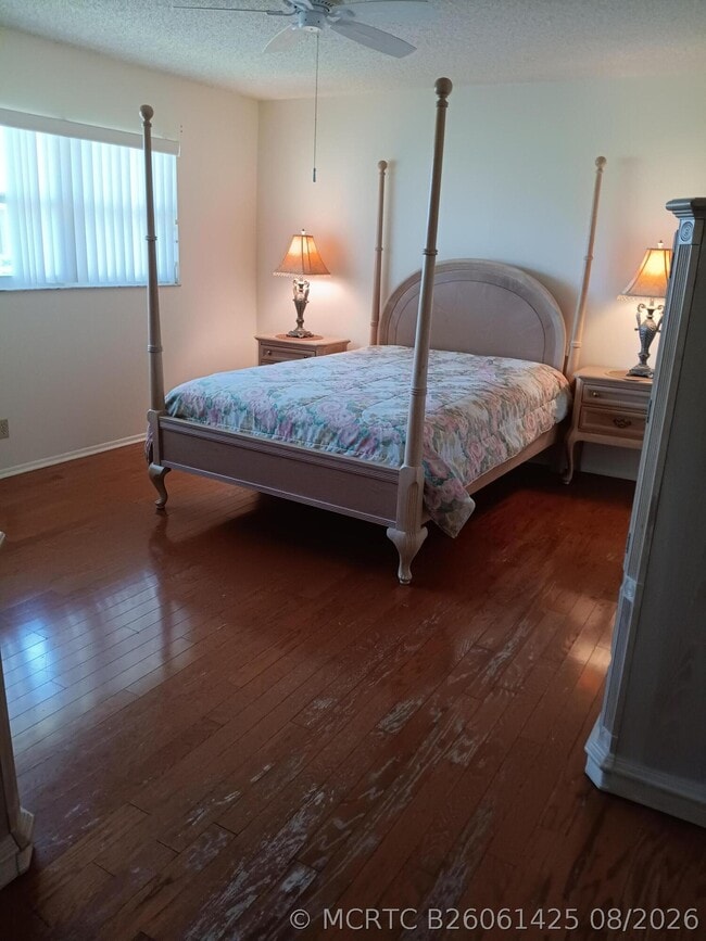 Photo - 5730 Fernley Dr E