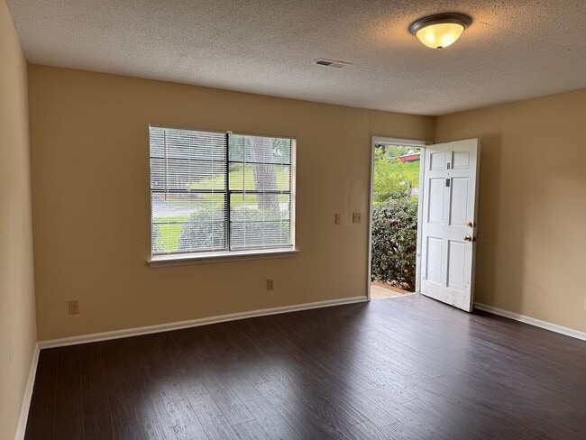 Photo - 646 Greenfield St Unidad 646-B GREENFIELD ST