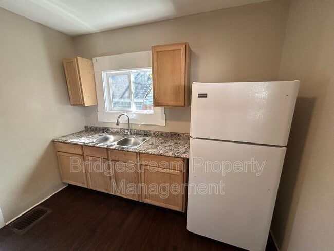 Photo - 2213 Ravenwood Ave