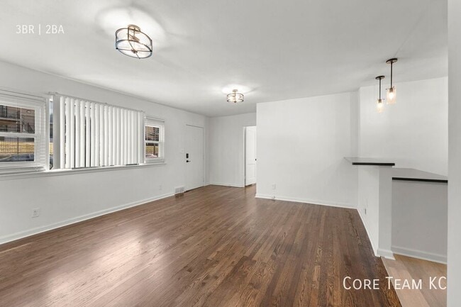 Photo - 3906 Booth St