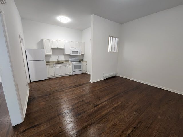 Building Photo - 584 Main St Rental