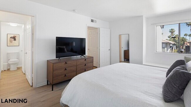 Photo - 1455 E Katie Ave Unidad G26
