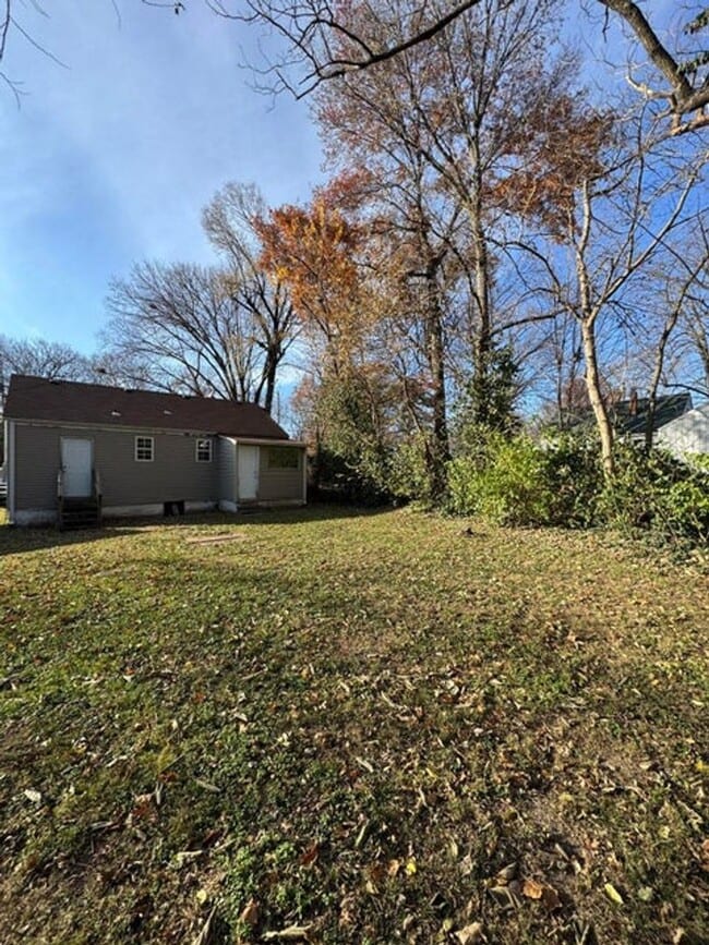 Photo - Great 1 bed 1 bath duplex in North Springfield. Remodeled