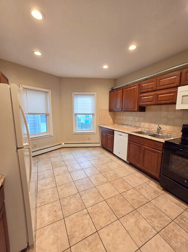 Photo - 1336-1340 Cranston Street Unidad 1340 - 1st Floor Rear