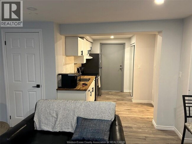 Photo - 493 University Ave W Unité 3