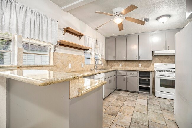 Photo - 1526 15th Ave N