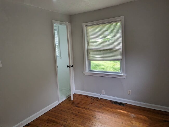 Photo - 3309 Delano St