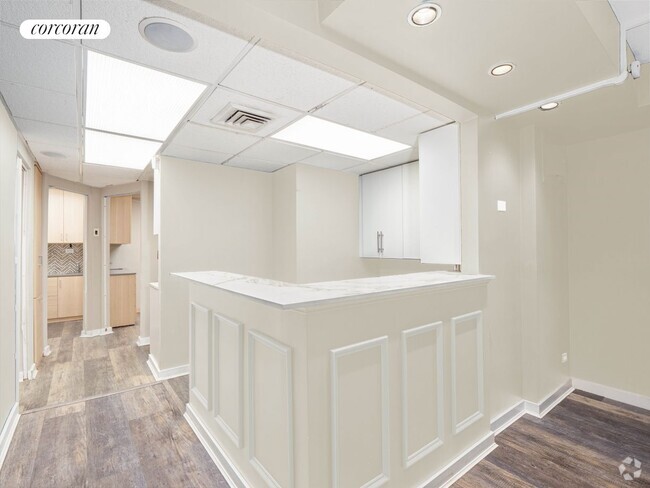 Building Photo - 185 E 85th St Rental