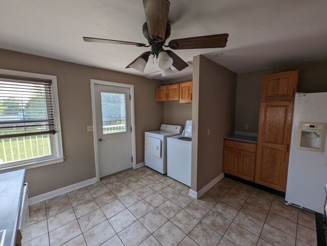 Kitchen - 205 E Madison St