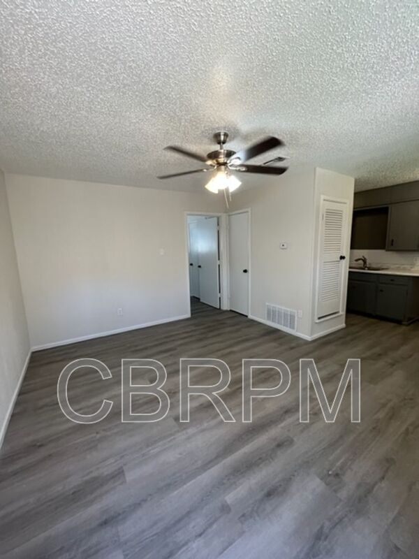 Photo - 1103 52nd St