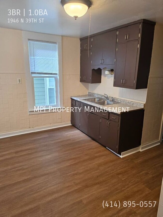 Photo - 1946 N 39th St