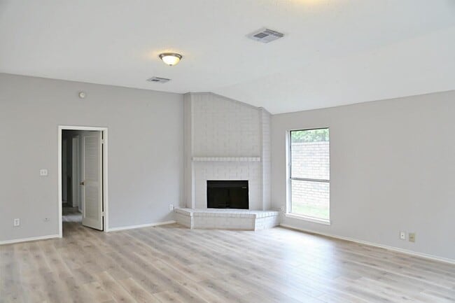 Building Photo - 2338 Sunset Trail
