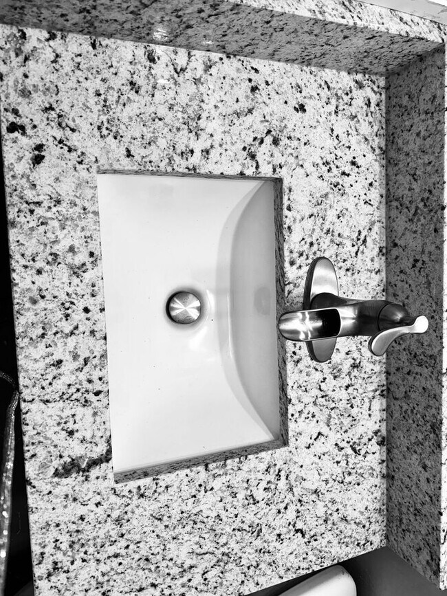 Photo - 3340 Pinewood Ave Unit B