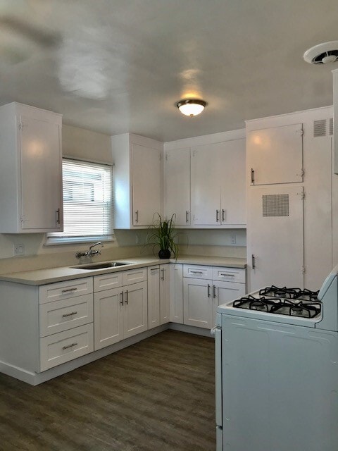 Photo - 4961 Kester Ave