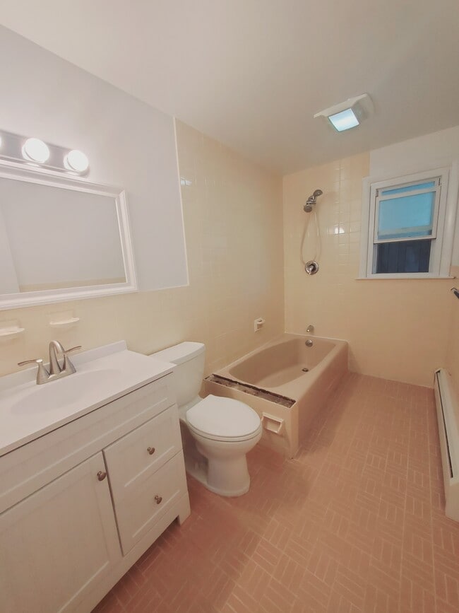 Photo - 36 Burwood Ave Unit 2