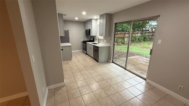 Photo - 106 E Longspur Blvd