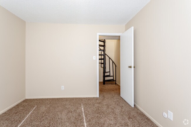 2BR, 2BA Loft - 1280 SF