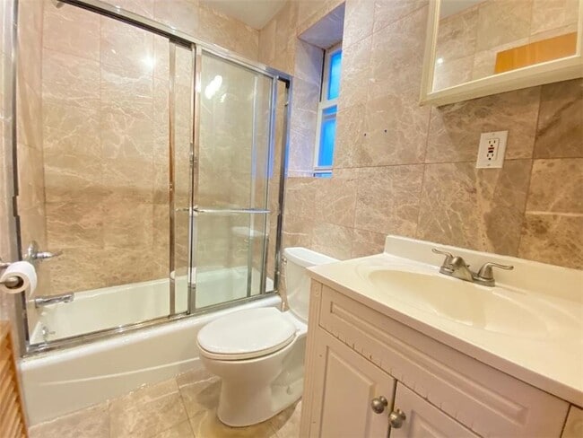 Photo - 147 Bay 40th St Unidad 2R