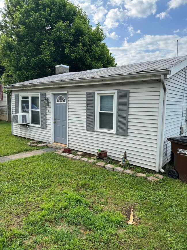 Photo - 741 Carlisle St