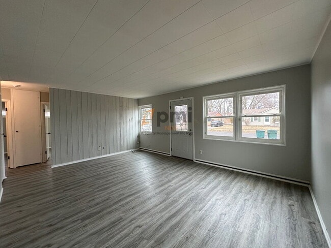 Photo - 3340 Kenwood St