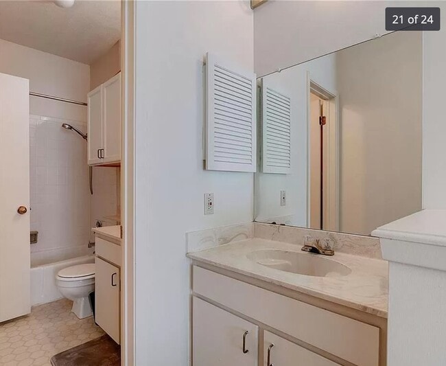 Photo - 2905 Swisher St Unit 206