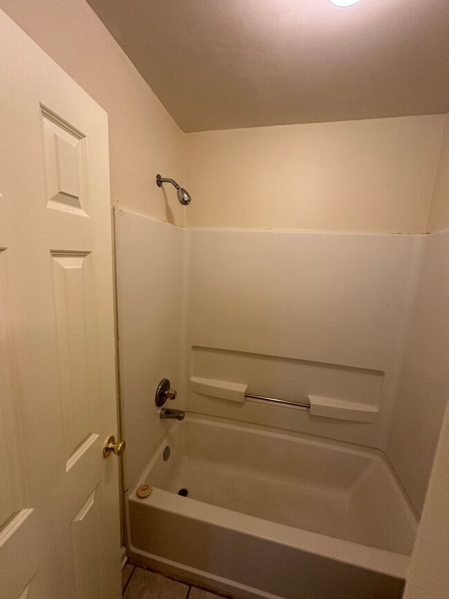 Photo - 3 Bedroom, 2 Full Baths in Horn Lake, Wellington Square Subdivision