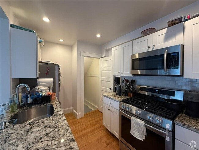 Building Photo - 68 Fairmont St Unit 1 Rental