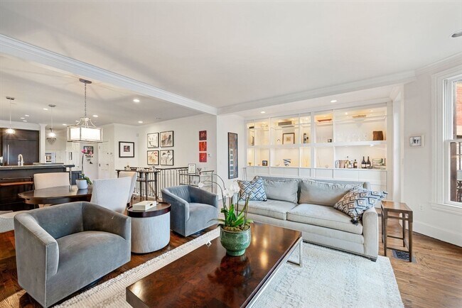 Photo - 408 Beacon St Unidad 1