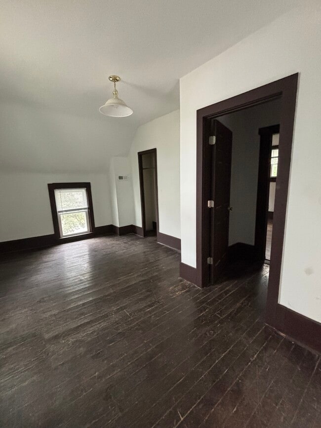 Photo - 210 McCabe St