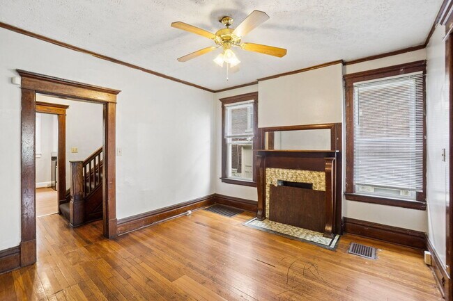 293 E 14th Ave