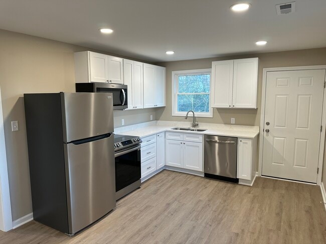 Building Photo - 4103 N Center St Unit #1