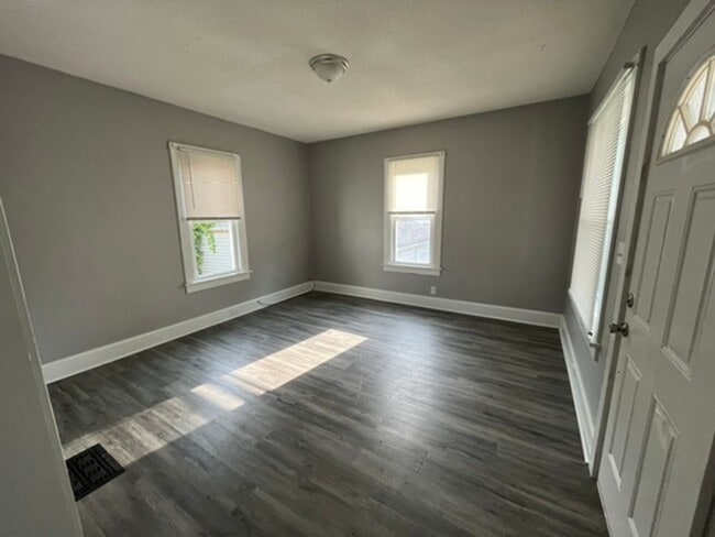 Photo - 2 Bedroom 1.2 bath in Moline