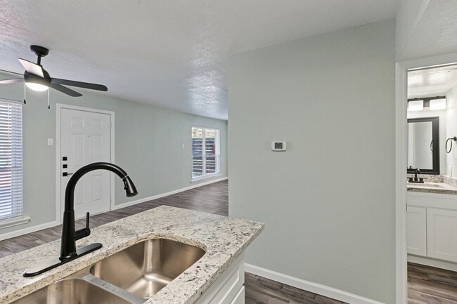 15-web-or-mls-Live Oak St-S2802-015 - Links on Gaston