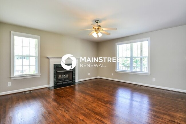 Photo - 4 Bedroom Pet-Friendly Home in Smithfield, NC with Main Street Renewal